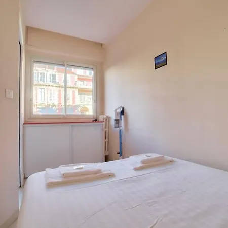 Wonderful At 5 Min From Place Massena Apartment